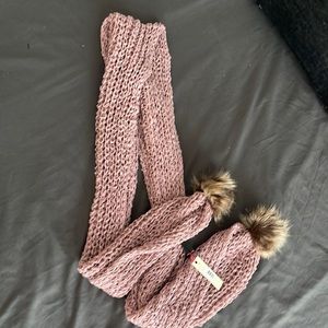 Knit scarf, new with tags